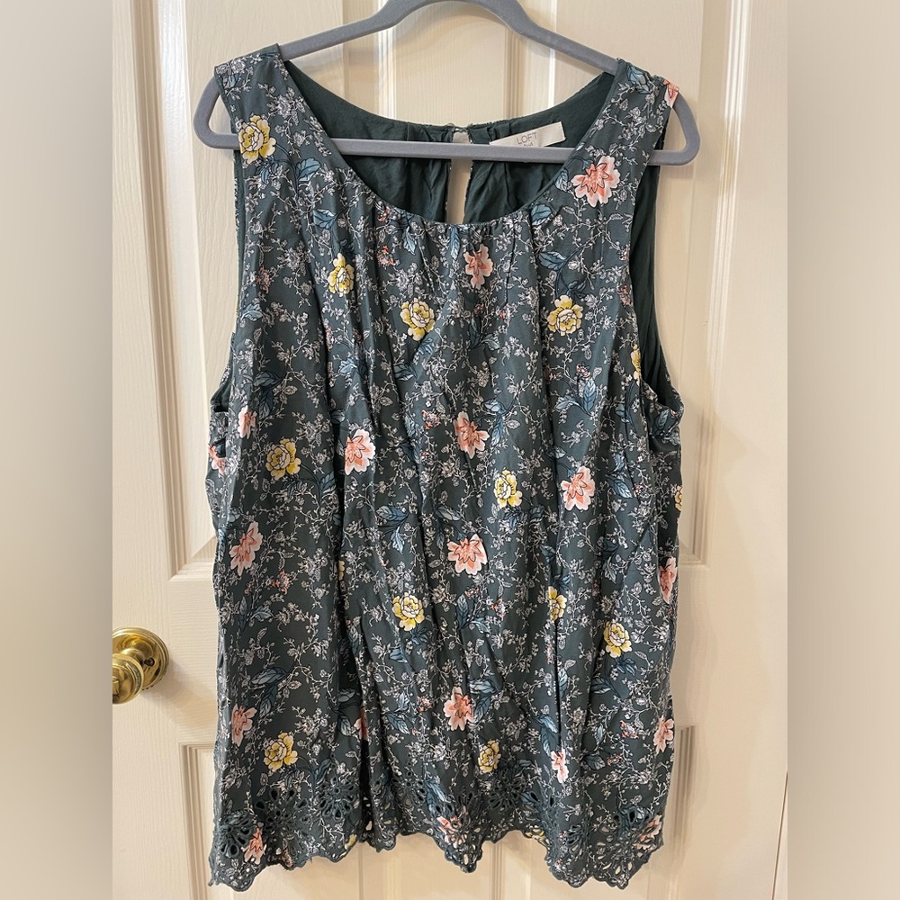 Loft tank with detailed edge